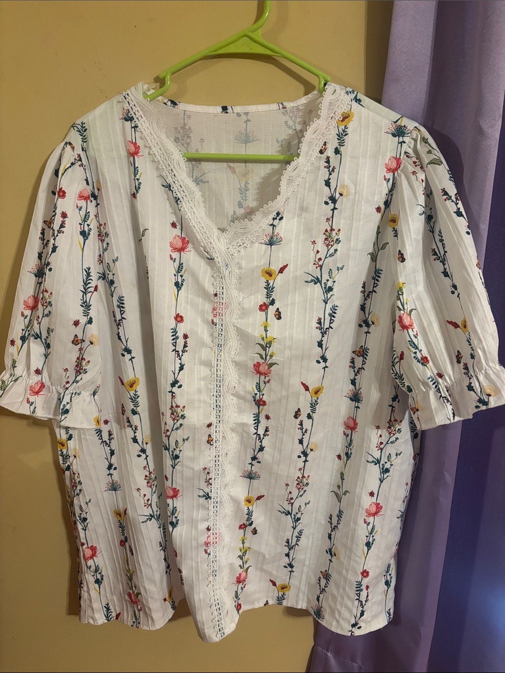 Casual white floral shirt